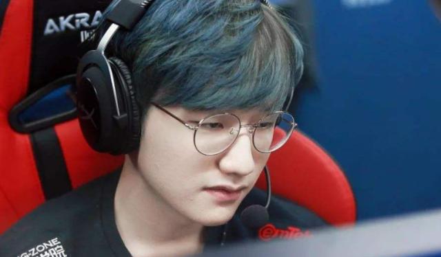 防守型中场 防守型中场