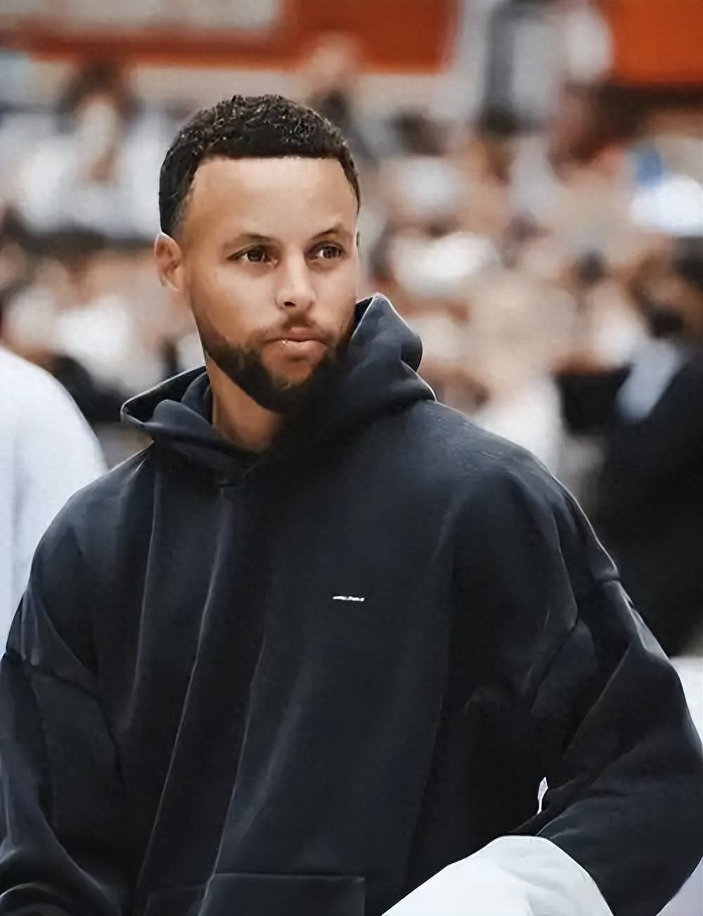 调整战术上 调整战术上